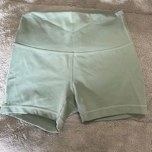 lululemon 4” Wunder train shorts